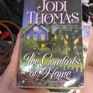 The Comforts Of Home Jodi Thomas Paperback